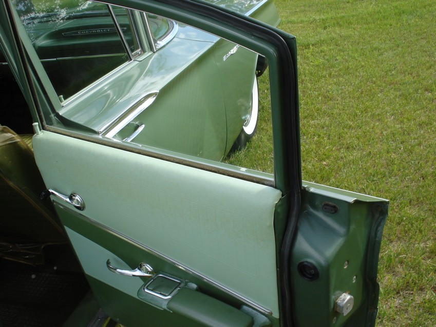 1960 Bel Air 4 door Sedan green 39kmiles 37.jpg
